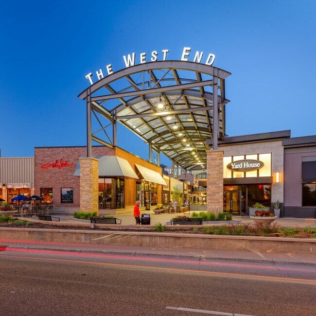 Building Photo - 4536 Cedar Lk Rd S Unit 7