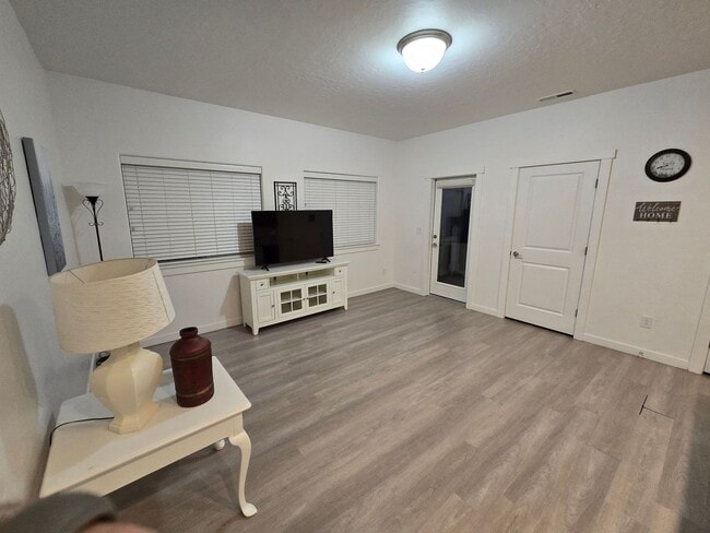5566 Cherry Ln