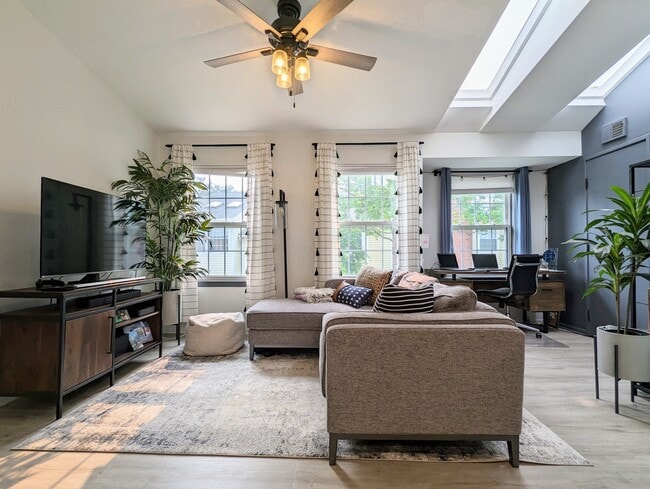 Photo - 1301 Wyndham Dr