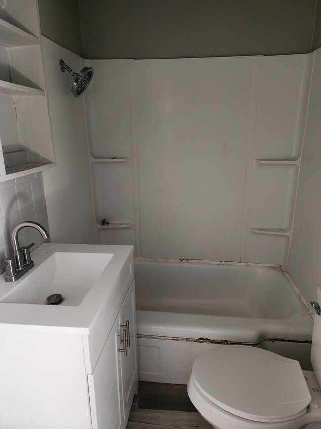 Photo - 2404 E Randolph Ave