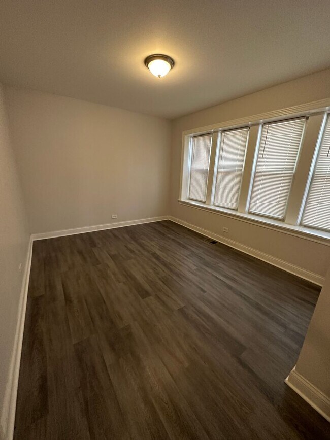 Photo - 7800 S Ridgeland Ave Unit 7800 S Ridgeland Ave.  2