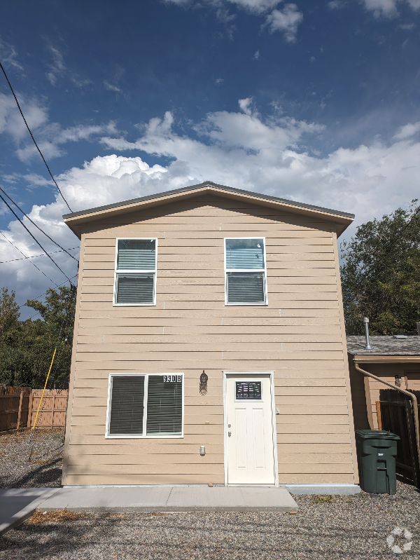 Building Photo - 930 Pinyon Ave Rental
