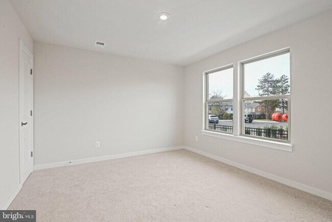 Photo - 2172 Glacier Rd