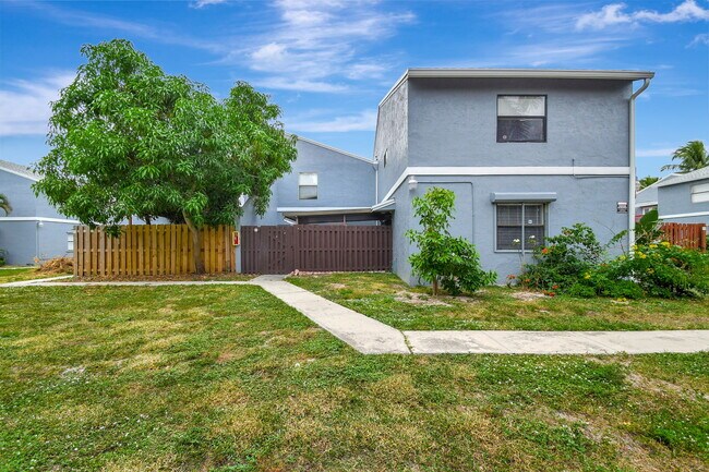 Photo - 6 Crossings Cir Townhome