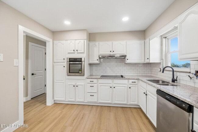 Photo - 12201 W Kingsgate Rd