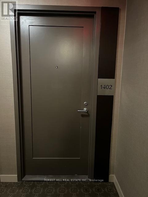 Photo - 320 Tweedsmuir Ave