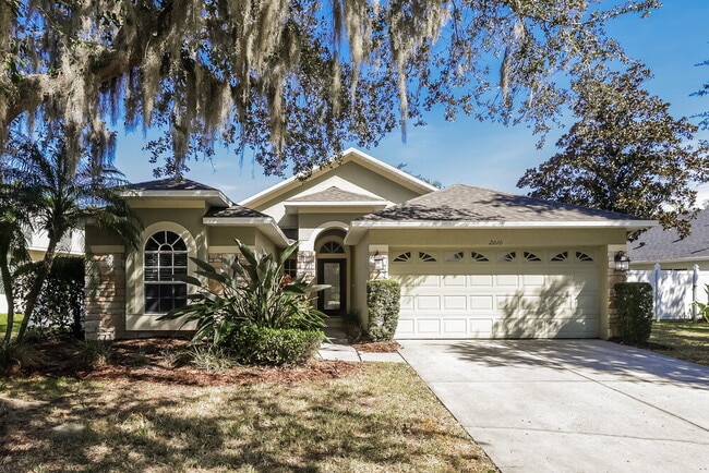 Building Photo - 2010 Berry Lake Dr