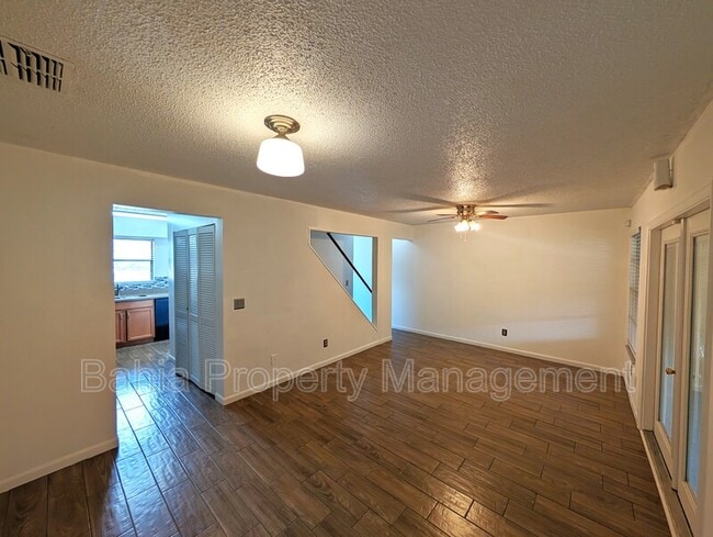 3441 Oak Trail Ct