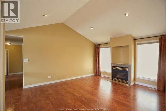 Photo - 1405 Lisgar Dr