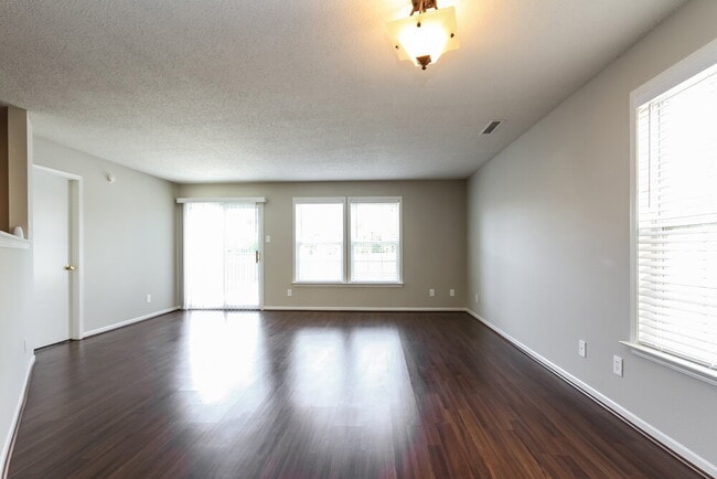 Photo - 728 Adagio Dr