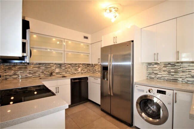 Photo - 5151 Collins Ave Unit 422