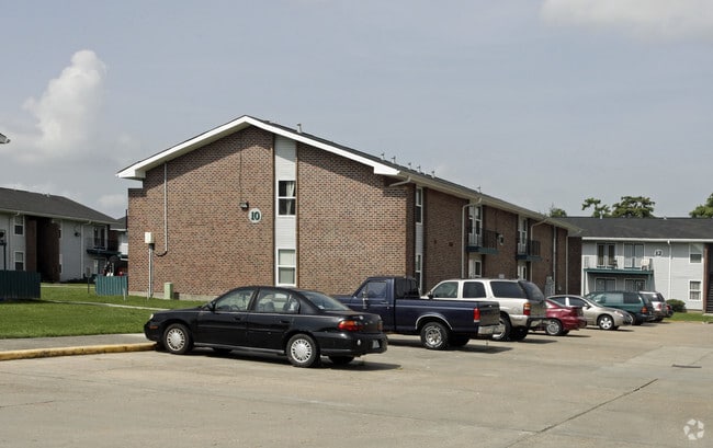 Lapalco Court Apartments