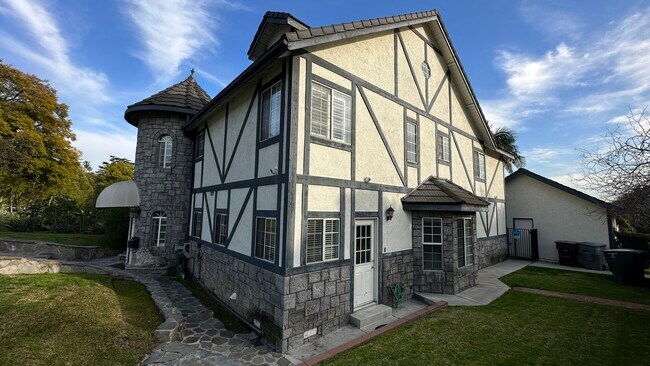 Photo - 932 W Kenneth Rd