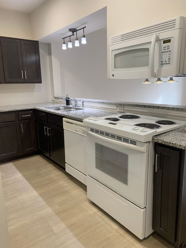 Photo - Updated Crescent hills Condo 2 bed/2 bath