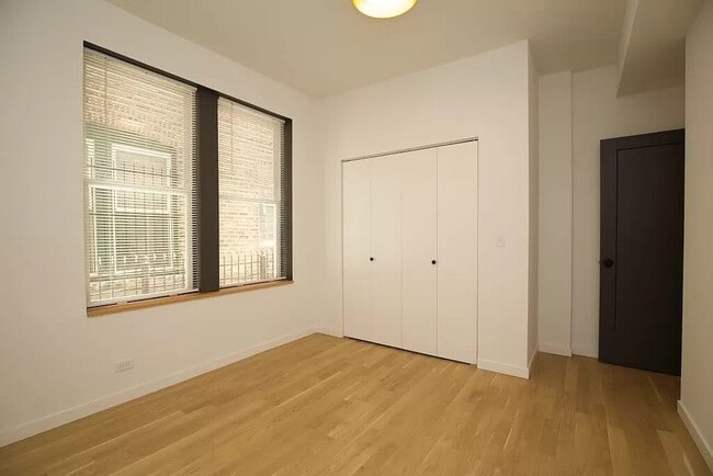 Photo - 908 N California Ave Unit 1R