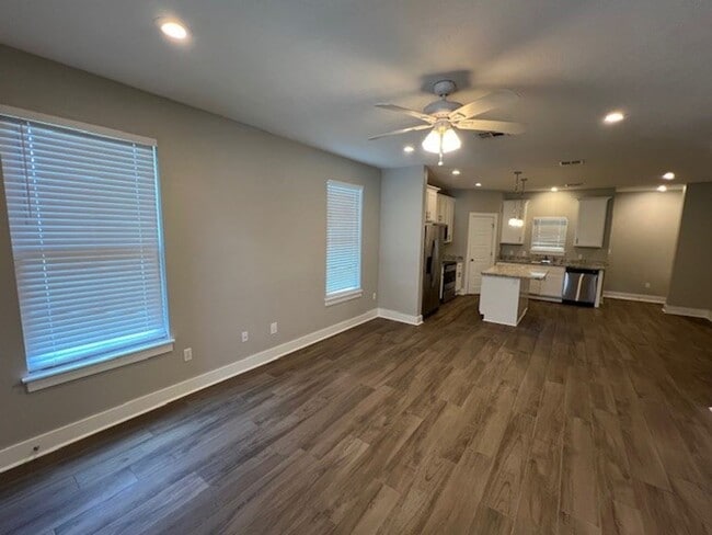 Photo - 3B/2.5B Townhome Available in Lake Charles