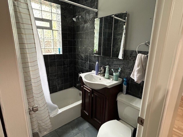 Photo - 4240 N Clarendon Ave Unit 213N