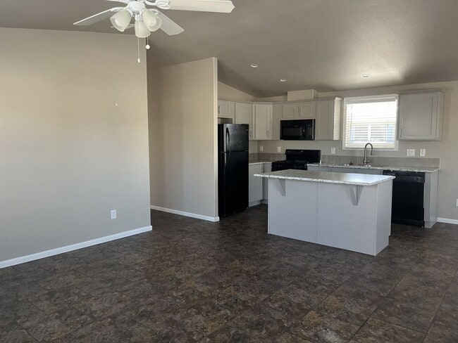 Photo - 201 S Greenfield Rd