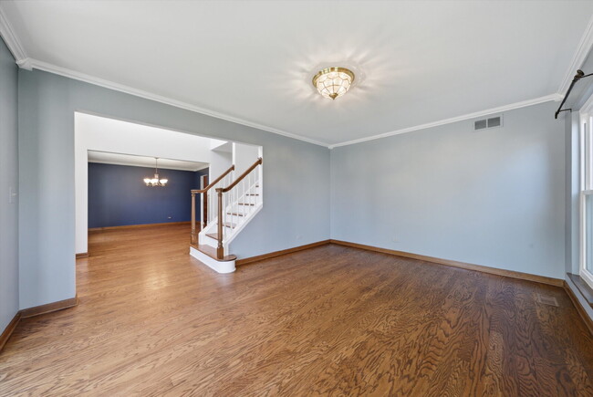 Photo - Spacious 4-Bedroom Home with Finished Basement and Modern Upgrades in Grayslake