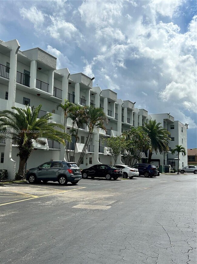 Photo - 3000 Sunrise Lakes Dr W Unit 302