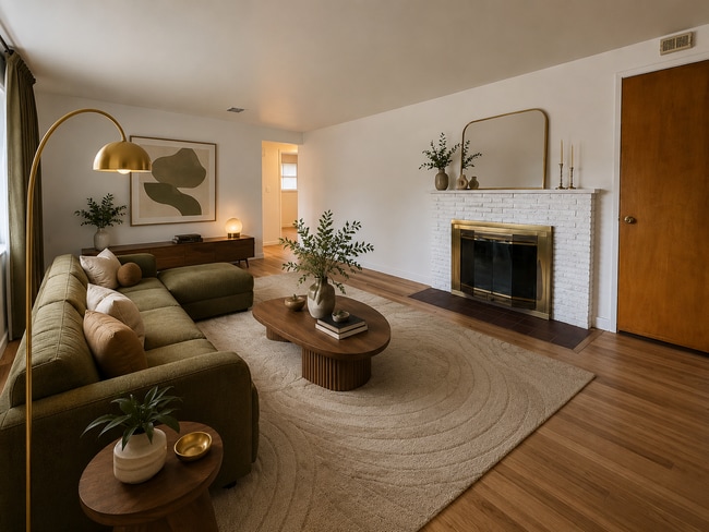 Building Photo - 3bd/1.5ba with yard and garage next to Shoreline Light Rail station!