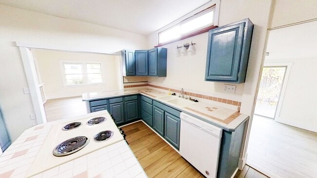 Photo - 3 Bed, 2 Bath House Minutes from Downtown Bellingham!