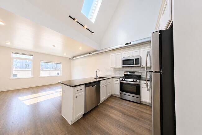 Photo - 6615 Ridge Avenue