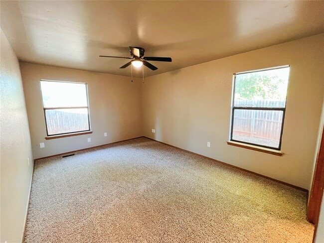 Photo - 213 Woodbridge Cir
