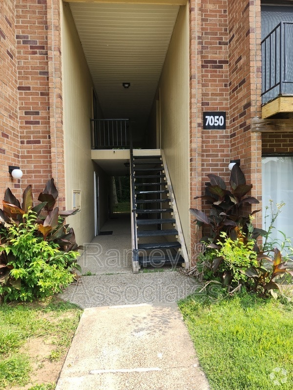 Building Photo - 7050 Wildwood Cir Unit 101 Rental
