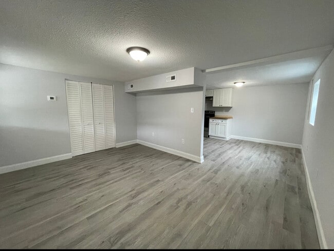 Photo - 3106 Greenway Dr Unidad 2