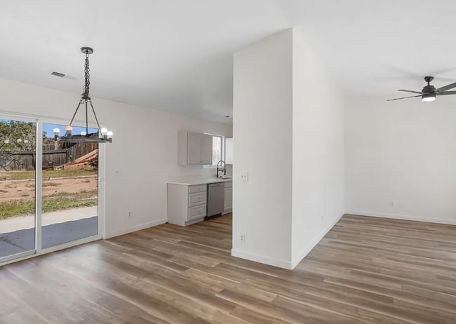 Photo - Adorable 2 Bedroom Hurricane Home! Pet Friendly!