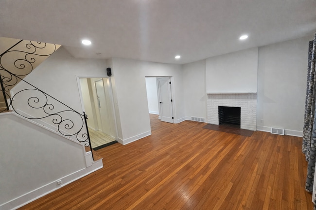 Photo - 6344 Alderson St