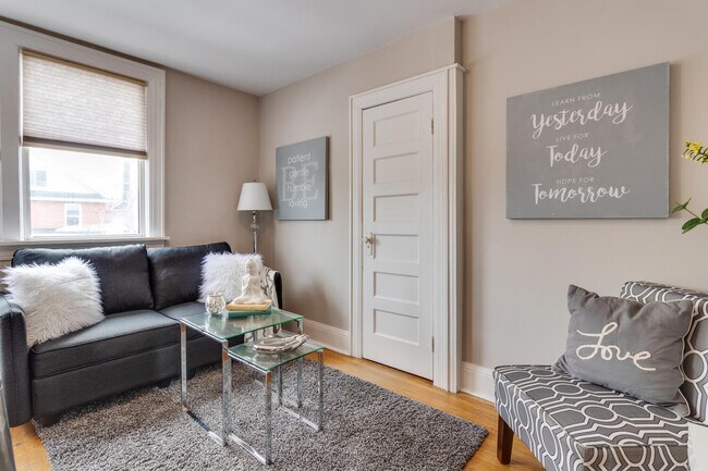 Photo - Upper 2-Bedroom Apartment - Central Oshawa - Quiet Street