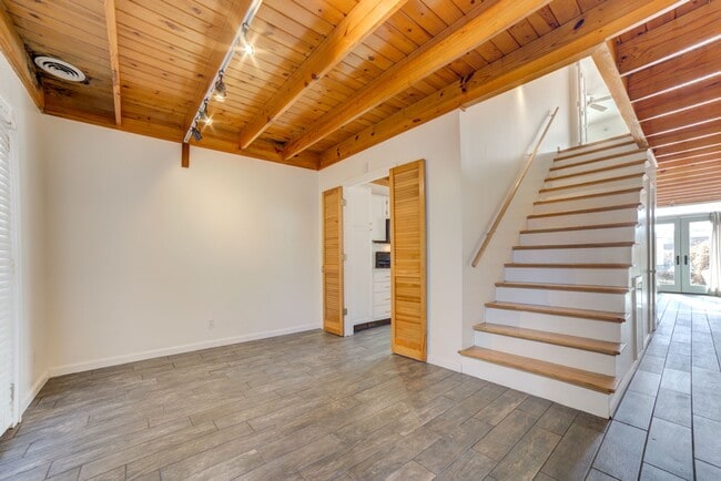 Photo - 2 Bed 2.5 Bath Right off Cherry Street!!