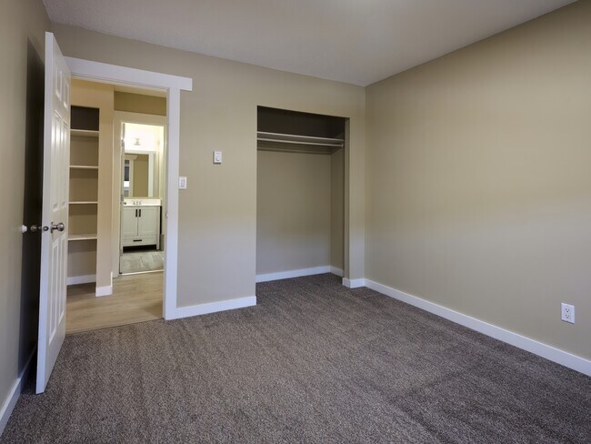 1422 6th Ave Unit 605