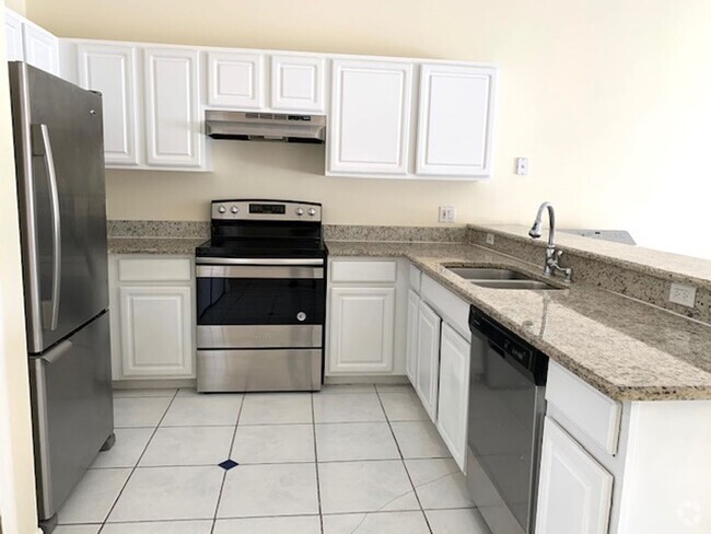 Building Photo - Location, Location, Location! Spacious Tow... Rental