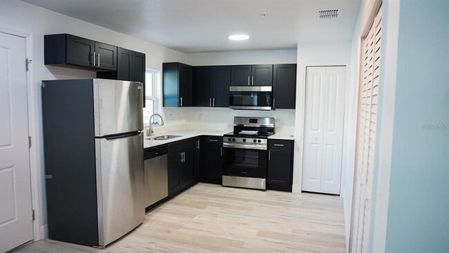2201 Conway Dr Unit 203