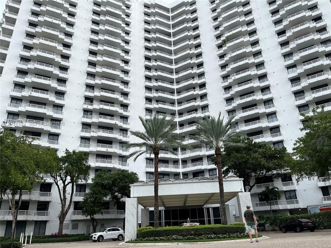 Photo - 3300 NE 192 St Unit 206