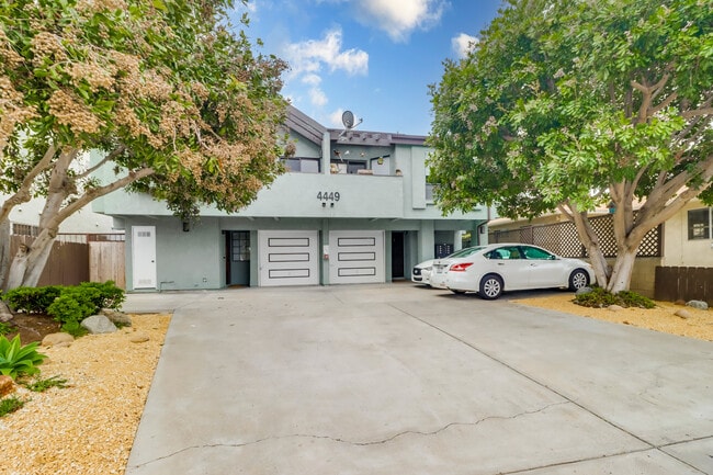 Photo - 4449 Hamilton St