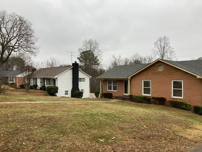 Photo - 5200 Peppercorn St