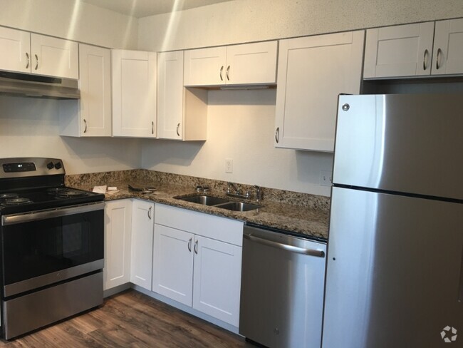 Building Photo - 1415 29th St Unit C Rental
