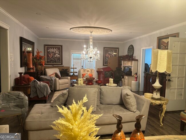 Photo - 341 Warwick Pl