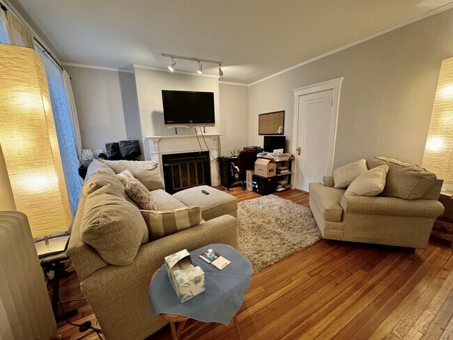 Photo - 1992 Commonwealth Ave Unidad 2