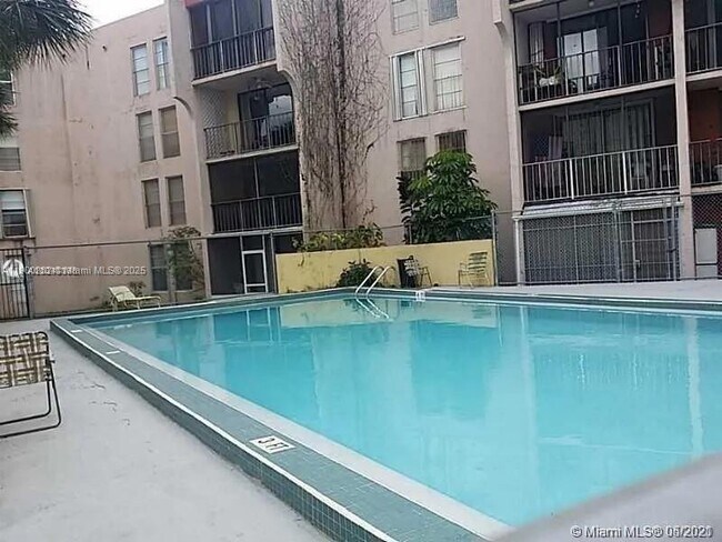 Photo - 9678 Fontainebleau Blvd Unidad 310