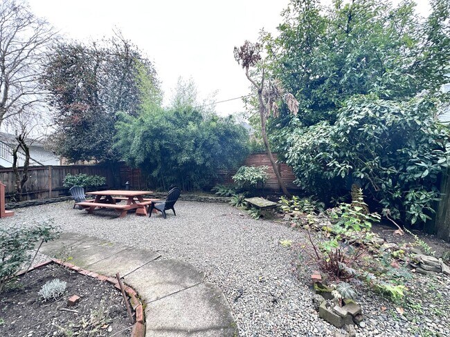 Photo - Single Resident Unit in Prime NW Location ... Unidad No. 03