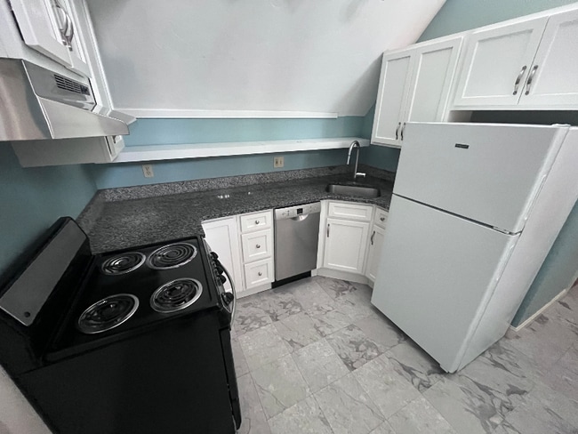 Building Photo - 410 N State St