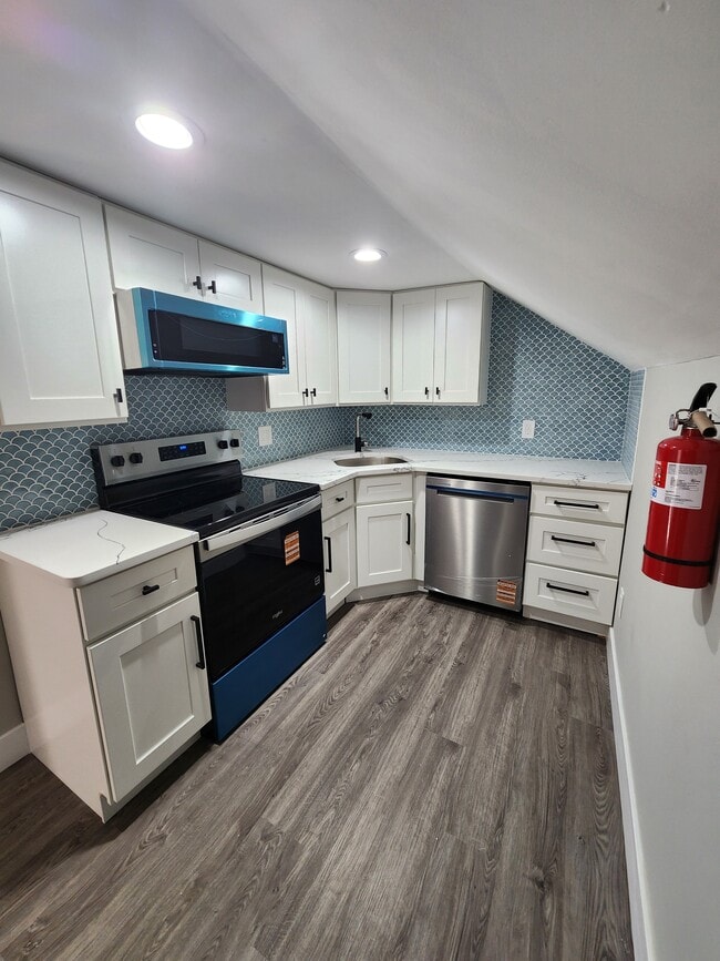 Photo - 93 Hughes St