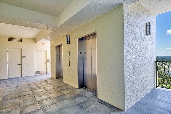 Photo - 3000 Oasis Grand Blvd Unit LPH1