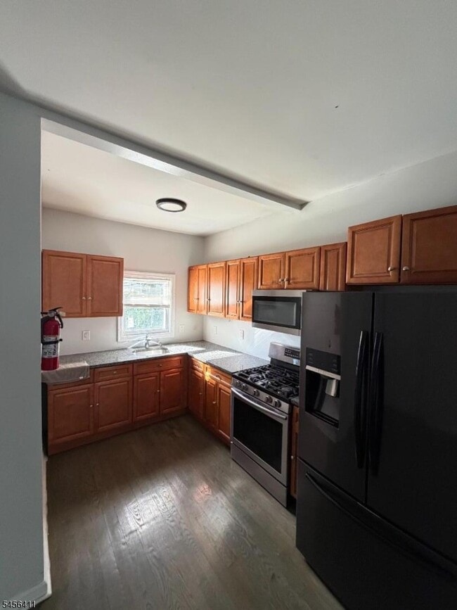Photo - 130 E 21st St