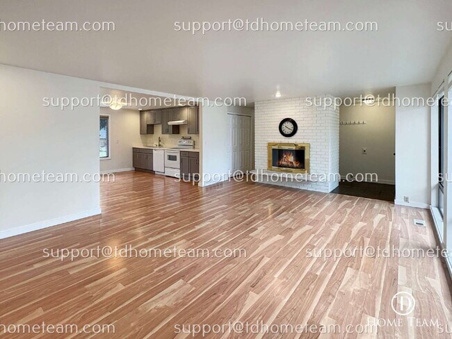 Photo - "Spacious 4-Bedroom Duplex with 2 Full Bat... Unit B